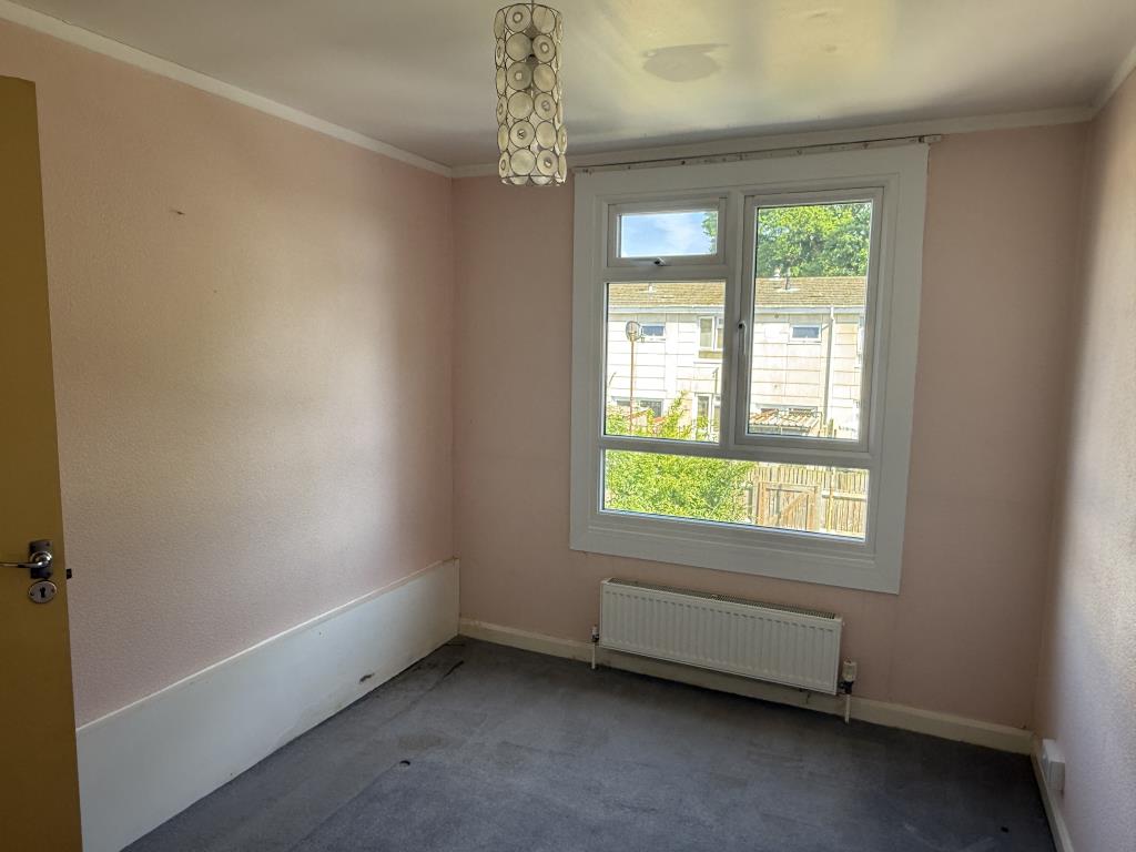 Lot: 52 - HOUSE IN NEED OF IMPROVEMENT - Bedroom 2 of House in Need of Improvement